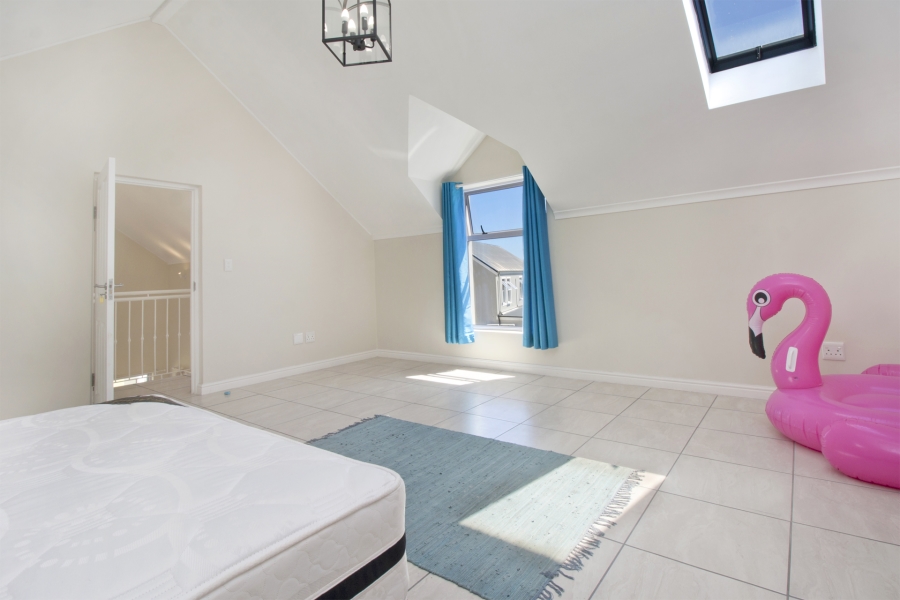 To Let 3 Bedroom Property for Rent in Bluewater Estate Western Cape